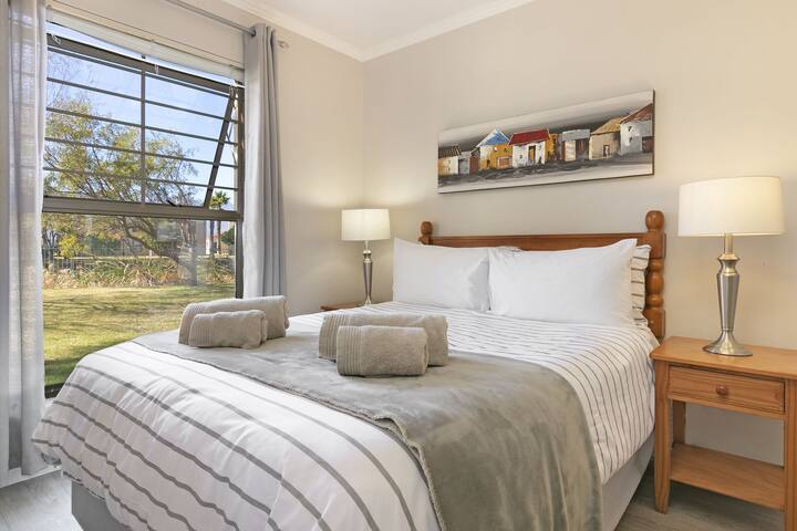 Laguna Beach B8 gallery image 2