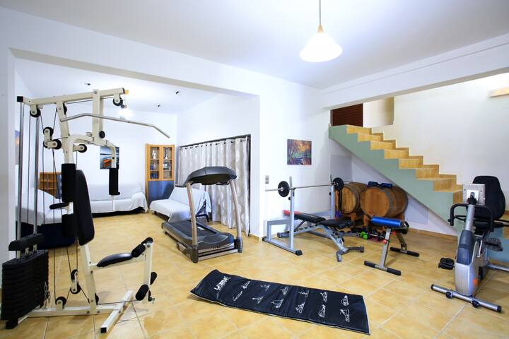Sofia’s Sunny Home + Private Pool + Gym gallery image 5