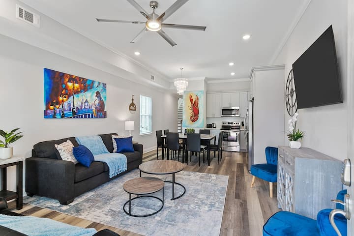 Modern 5BR/5BA | New Build, Parking & Prime Spot