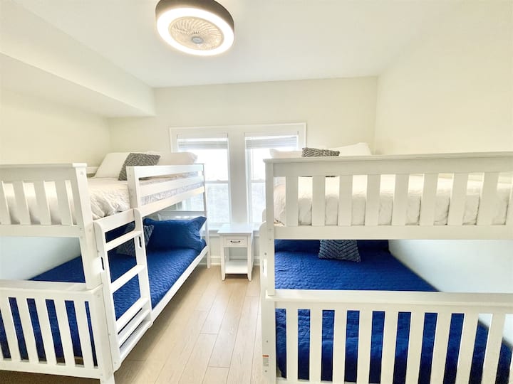 Chumba kilichojaa juu ya Ghorofa Kamili, ghorofa ya chini