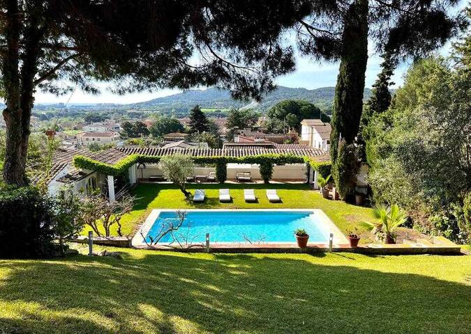 Big Swimming pool near playa de Aro gallery image 4