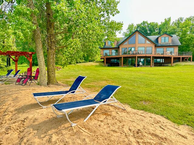 Sand County Service Company managed Airbnb listing 1