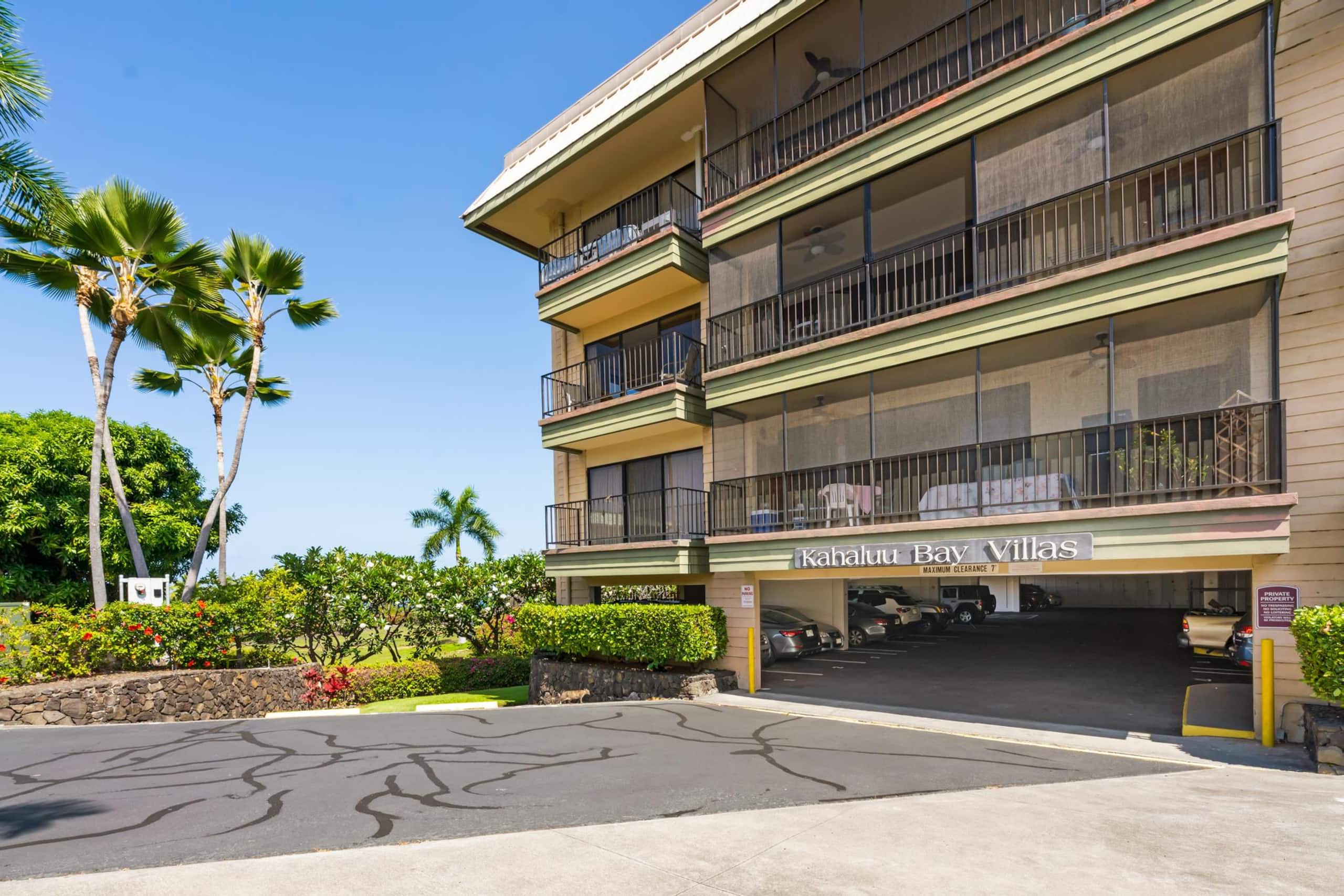 Condo in Kailua-Kona · ★4.63 · 2 bedrooms · 3 beds · 2 baths - Image 43