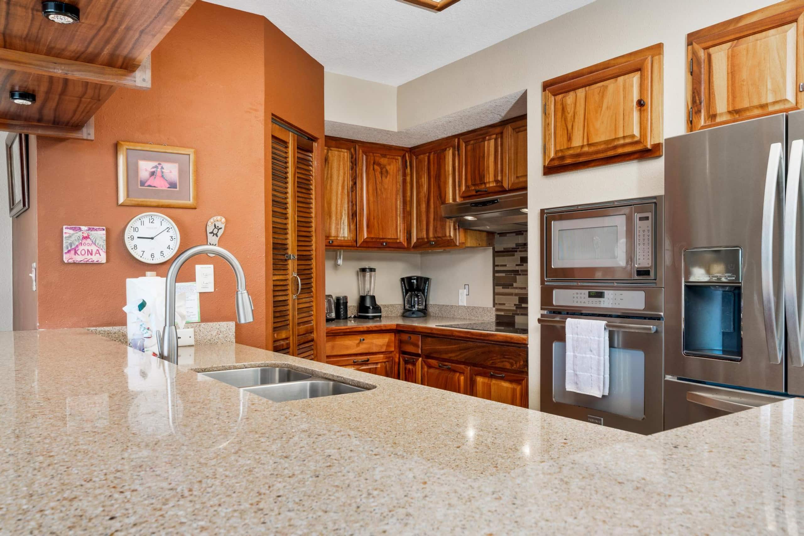 Condo in Kailua-Kona · ★4.63 · 2 bedrooms · 3 beds · 2 baths - Image 16