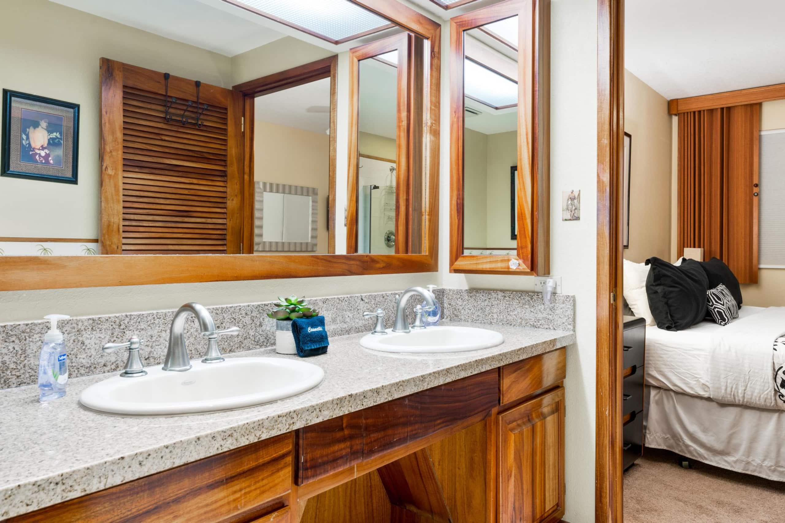 Condo in Kailua-Kona · ★4.63 · 2 bedrooms · 3 beds · 2 baths - Image 22