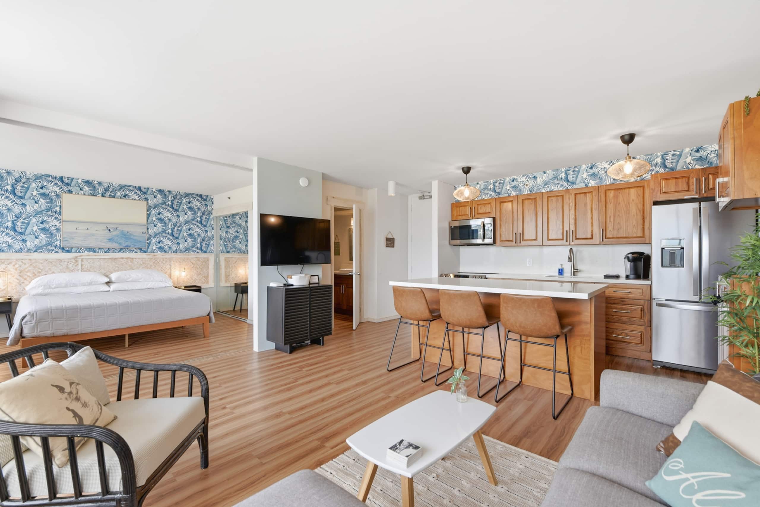 Condo in Honolulu · ★4.95 · 1 bedroom · 1 bed · 1 private bath - Image 6