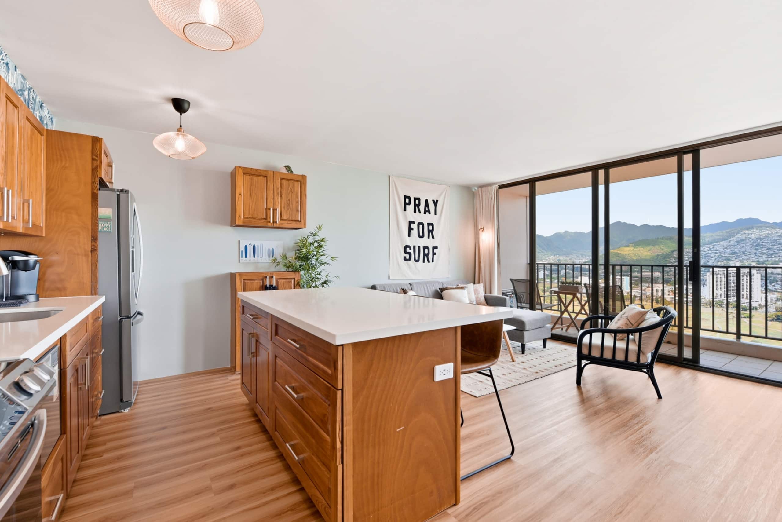 Condo in Honolulu · ★4.95 · 1 bedroom · 1 bed · 1 private bath - Image 35