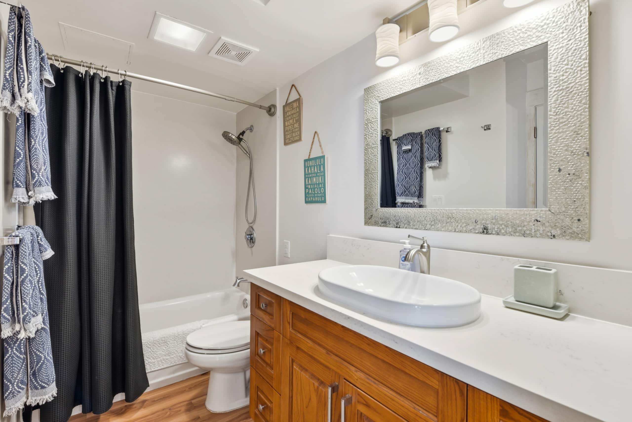 Condo in Honolulu · ★4.95 · 1 bedroom · 1 bed · 1 private bath - Image 26