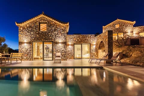 Gerakada Exclusive-Seaview Villa with Private Pool