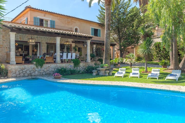 Majorca Villa with pool, wifi, AC