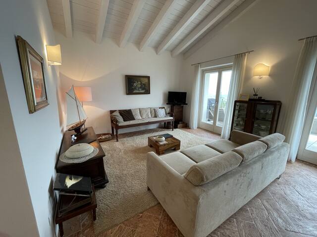 Larihome case vacanze managed Airbnb listing 3