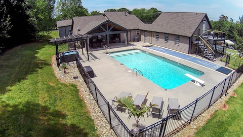 Top performing Airbnb: NEW - Heated Pool - Hot Tub - Game Room - Sauna - in Greer
