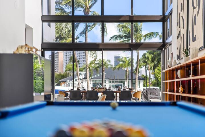 Villa Okasa: Pool + Hot tub Modern Marvel gallery image 5