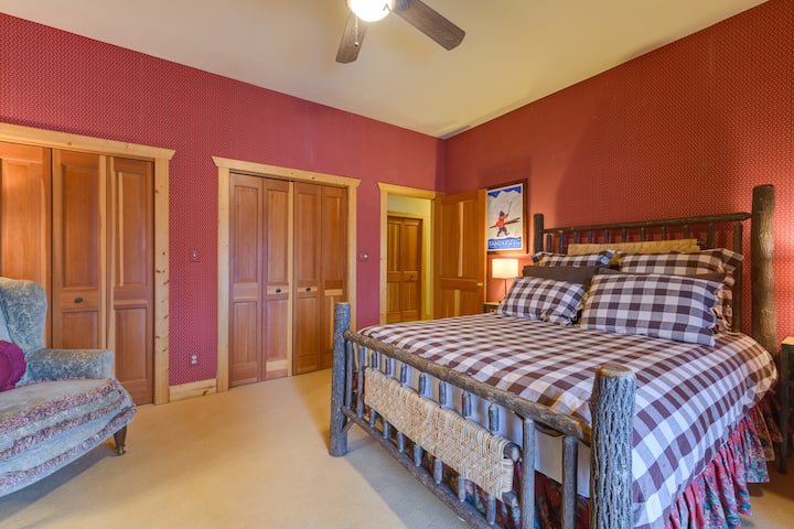 3號臥室配有一張1.8公尺寬雙人牀。