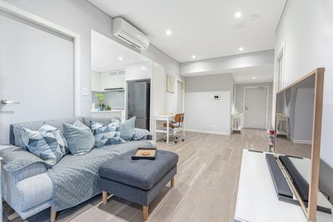 Stylish 2 BD Apt near Bennelong Bridge in WWP