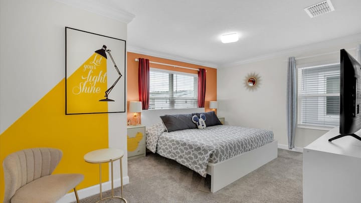 Chumba cha kulala cha King Suite 2 Ghorofa
ya juu Bafu iliyoambatishwa