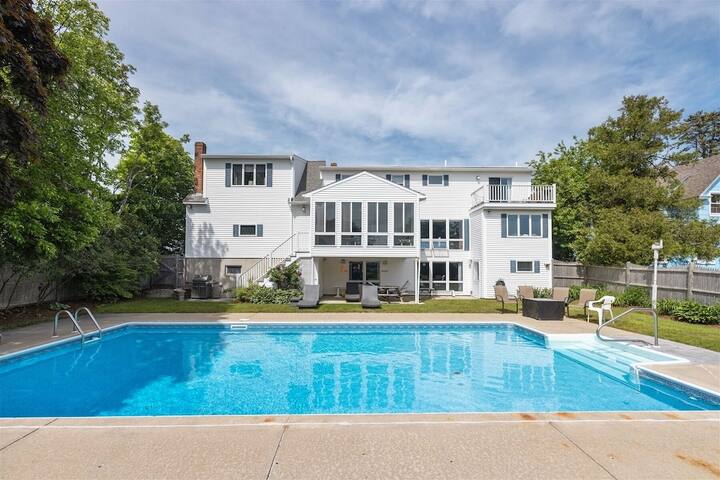 Coastline Vacation Rentals managed Airbnb listing 1