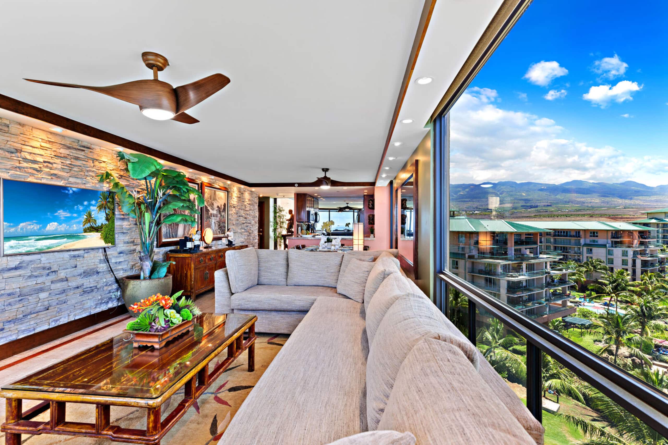 Condo in Lahaina · ★4.89 · 2 bedrooms · 2 beds · 2 baths - Image 9