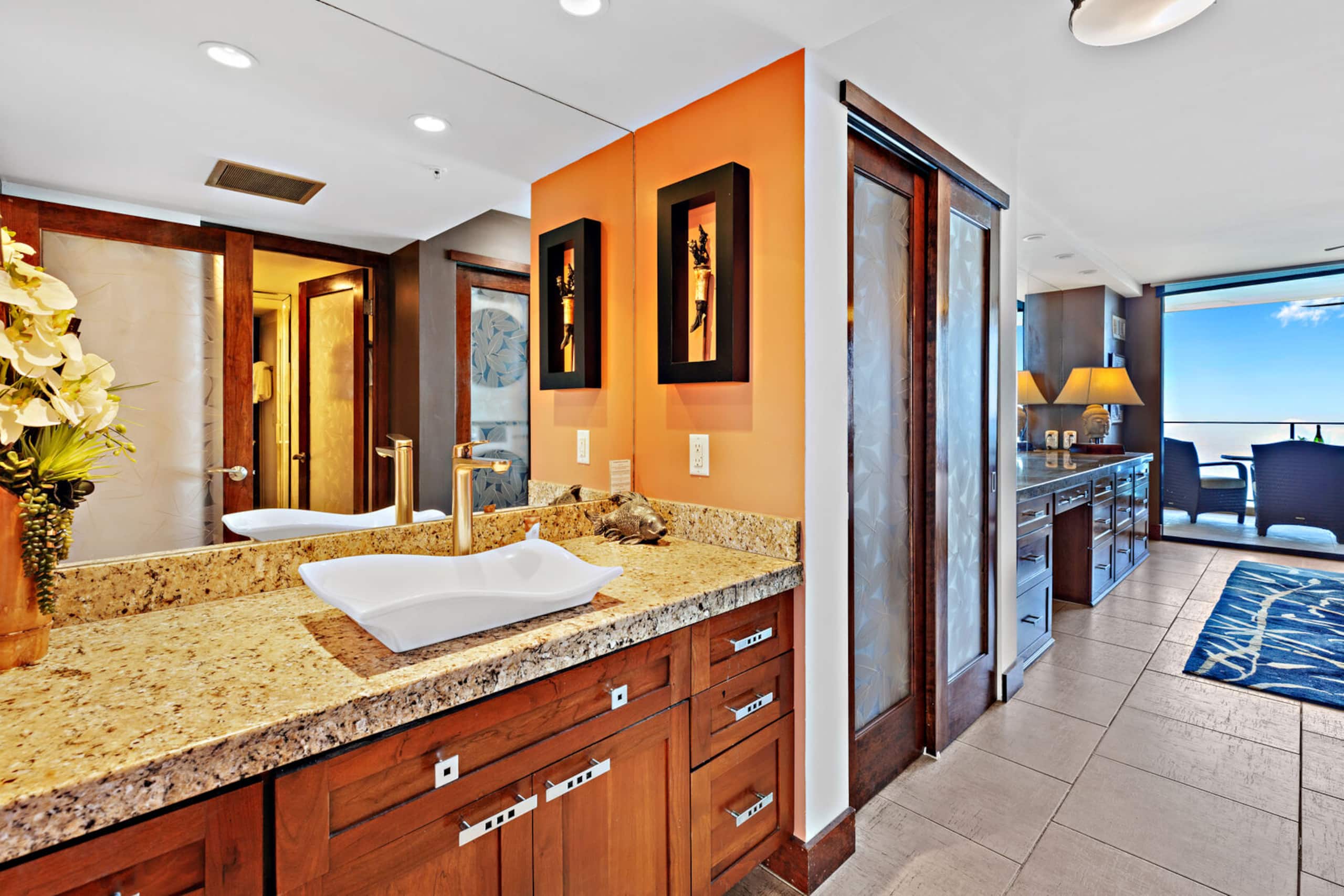 Condo in Lahaina · ★4.89 · 2 bedrooms · 2 beds · 2 baths - Image 32