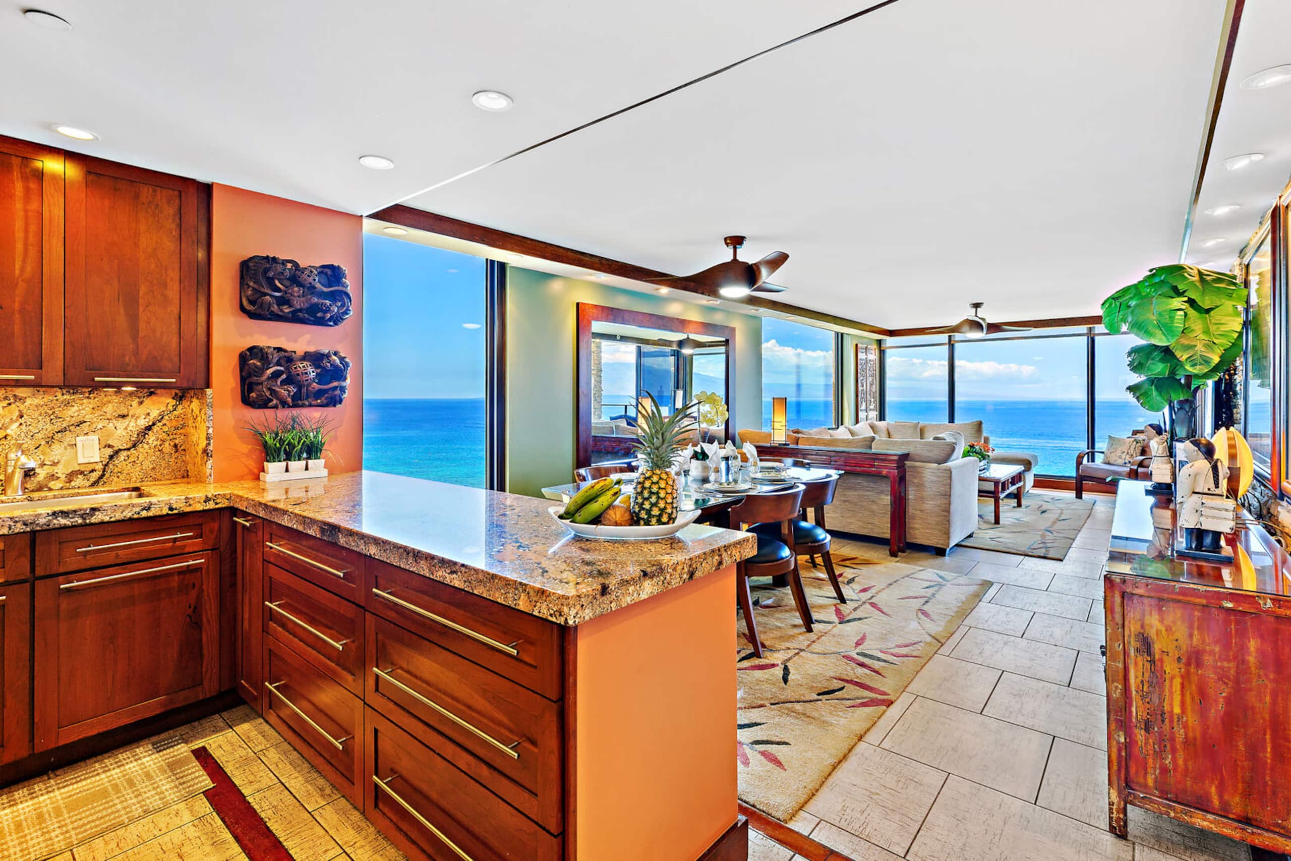 Condo in Lahaina · ★4.89 · 2 bedrooms · 2 beds · 2 baths - Image 15