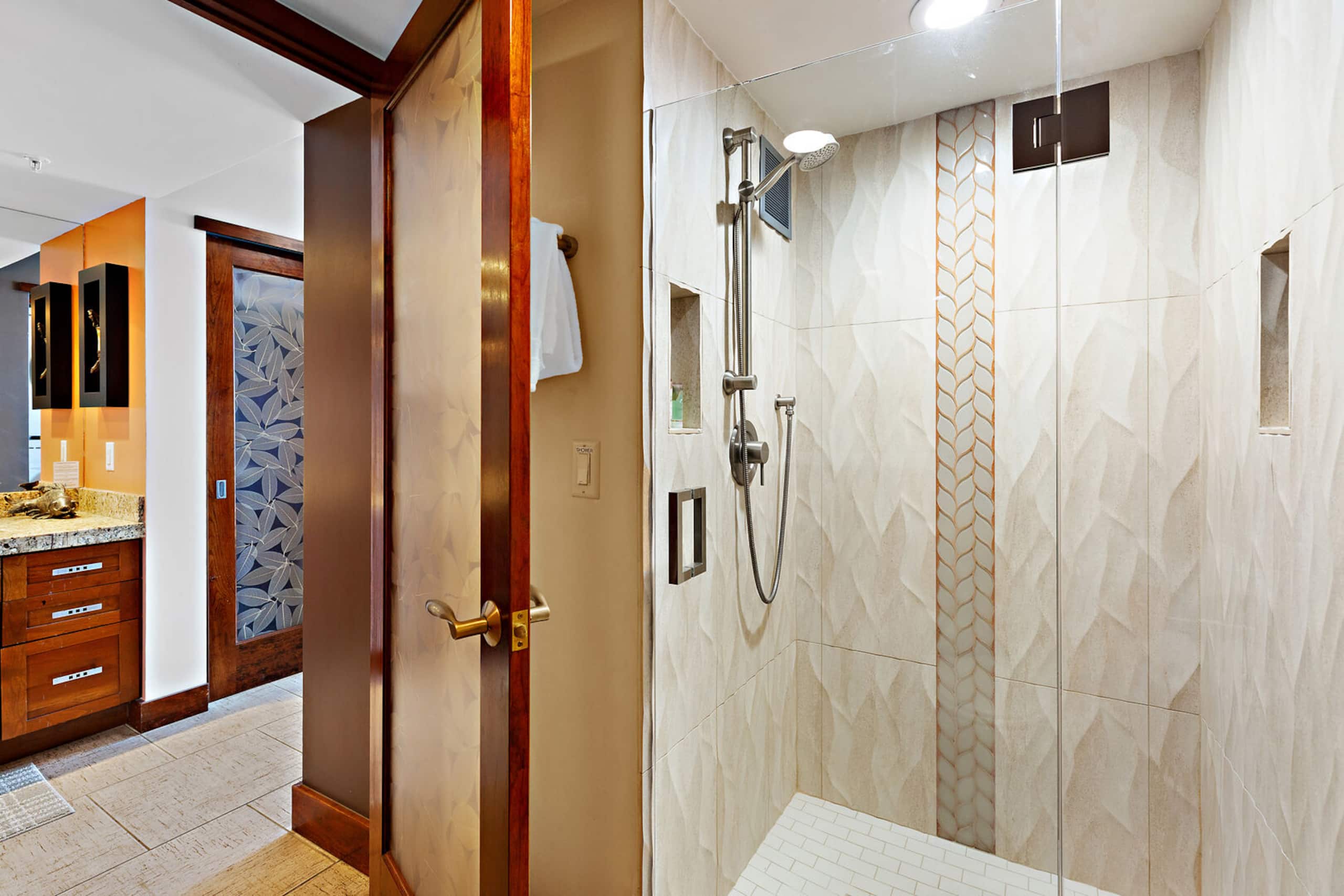 Condo in Lahaina · ★4.89 · 2 bedrooms · 2 beds · 2 baths - Image 33