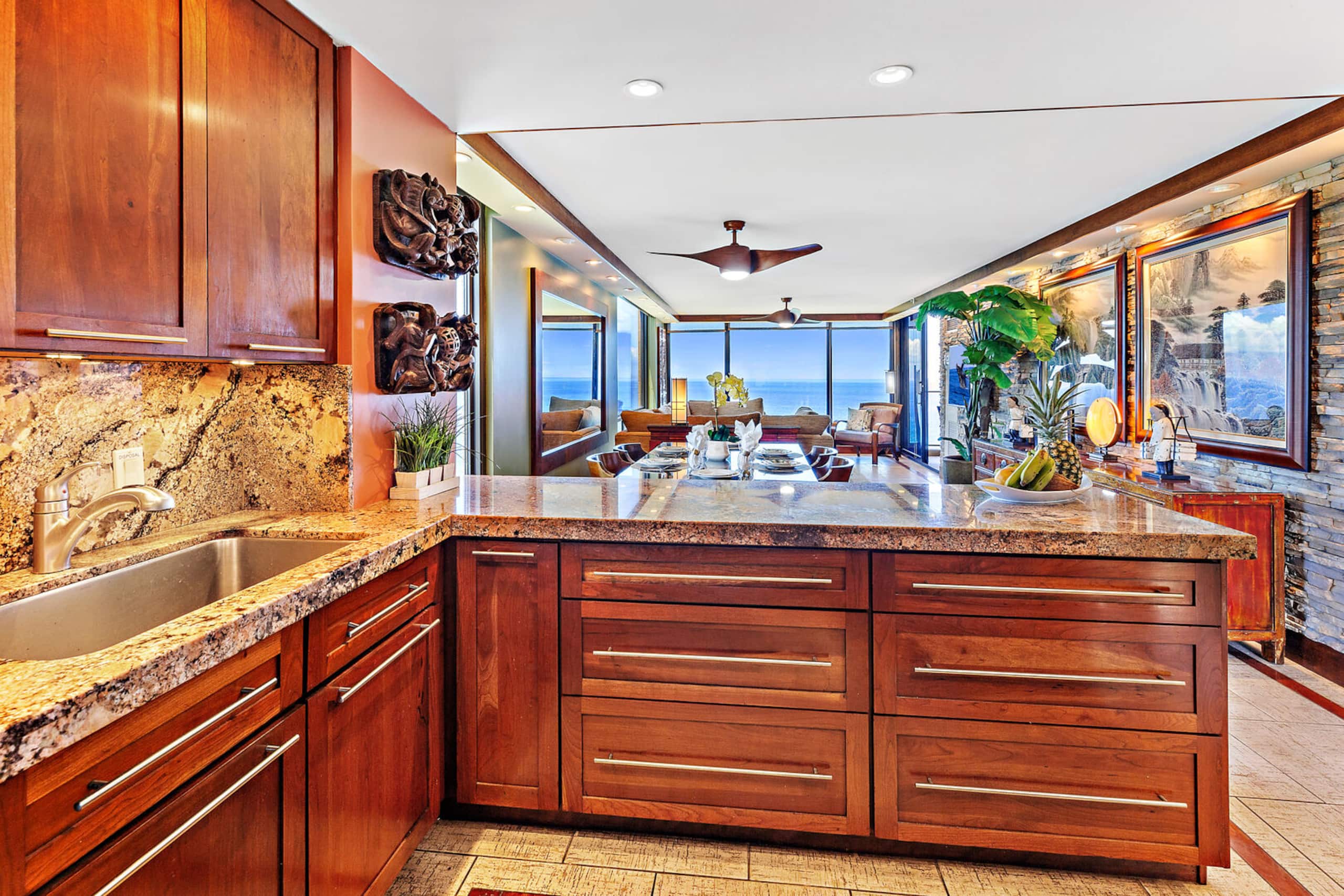 Condo in Lahaina · ★4.89 · 2 bedrooms · 2 beds · 2 baths - Image 17