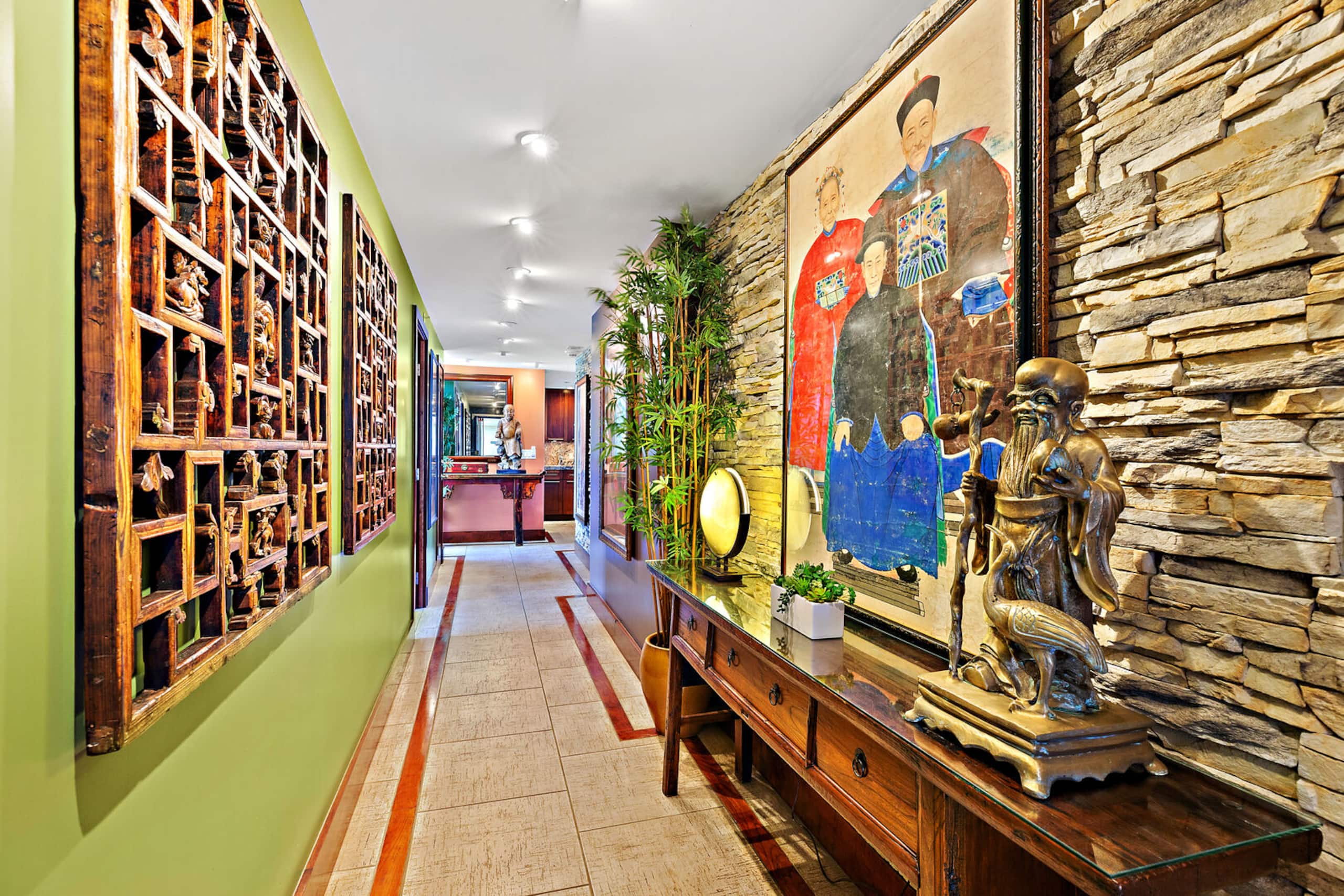 Condo in Lahaina · ★4.89 · 2 bedrooms · 2 beds · 2 baths - Image 19