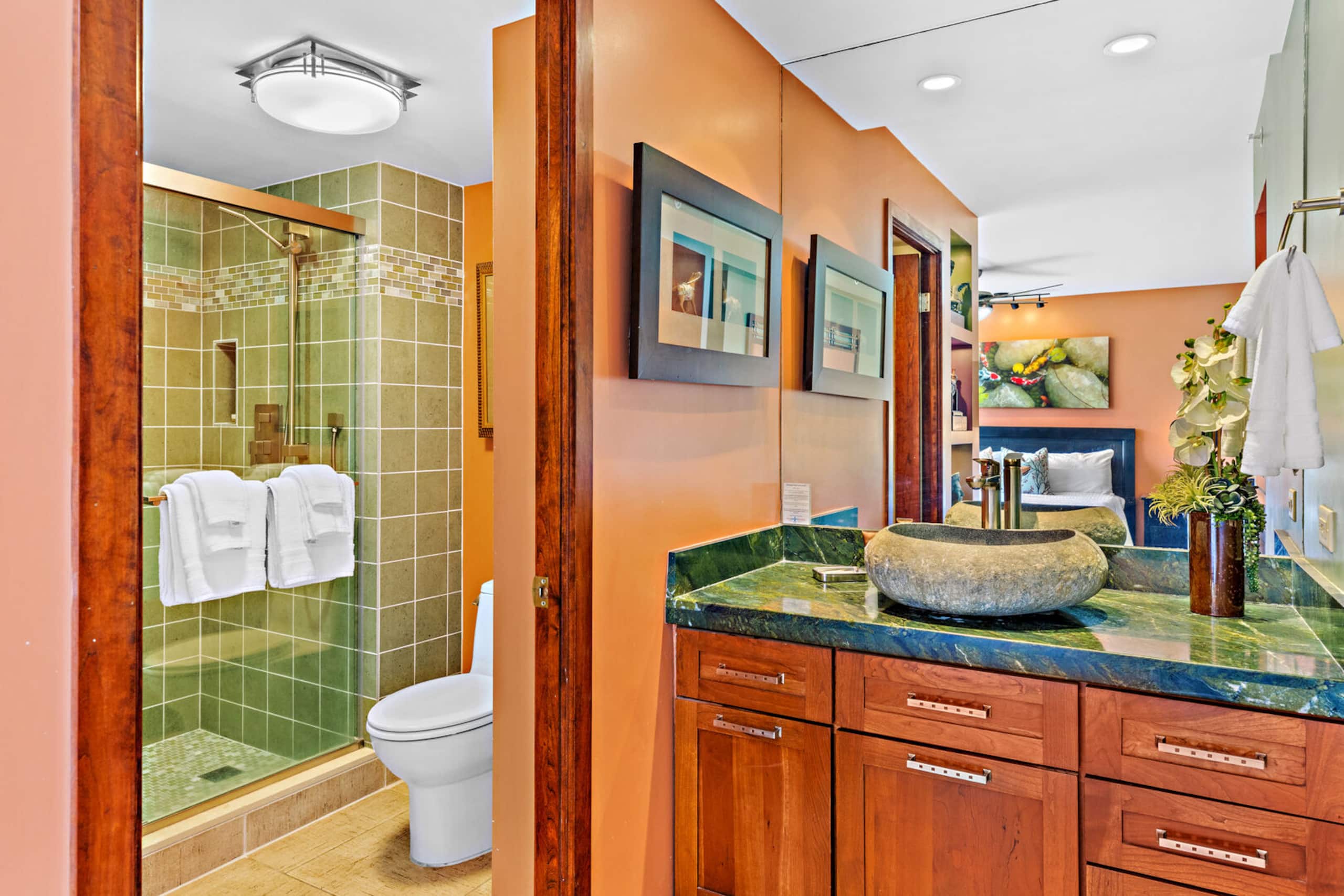 Condo in Lahaina · ★4.89 · 2 bedrooms · 2 beds · 2 baths - Image 25