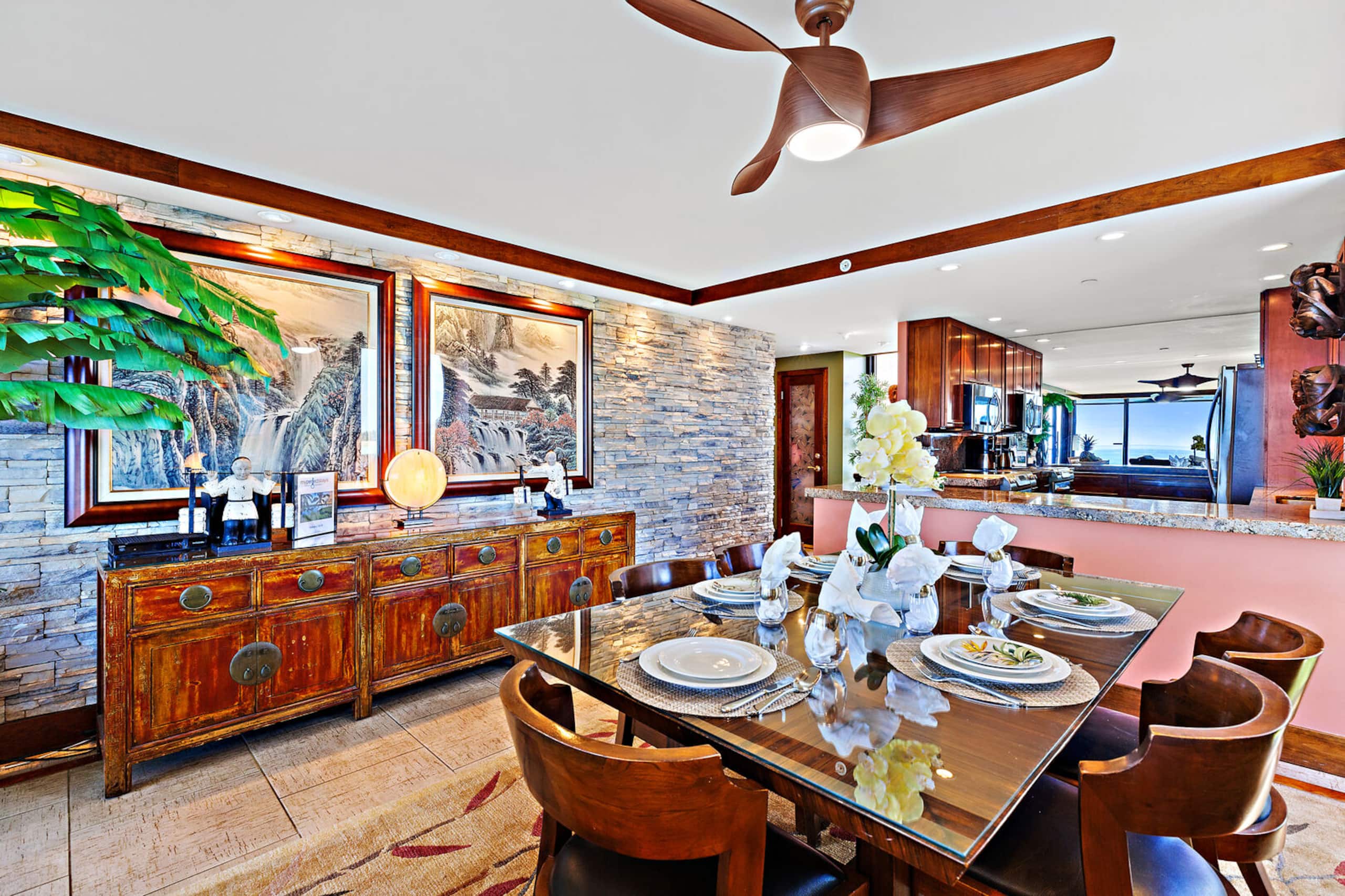Condo in Lahaina · ★4.89 · 2 bedrooms · 2 beds · 2 baths - Image 10