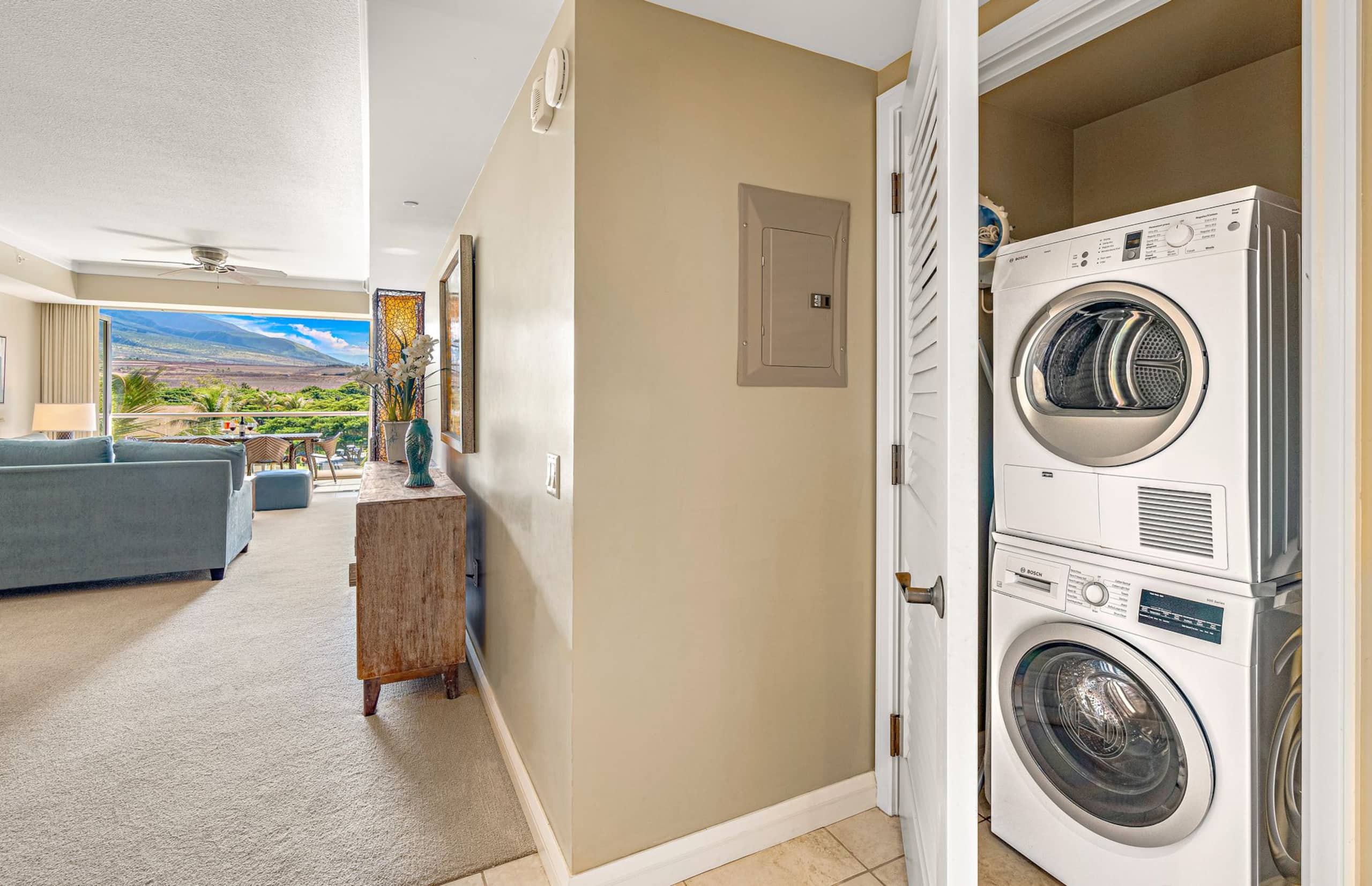 Condo in Lahaina · ★4.89 · 2 bedrooms · 3 beds · 1 bath - Image 27
