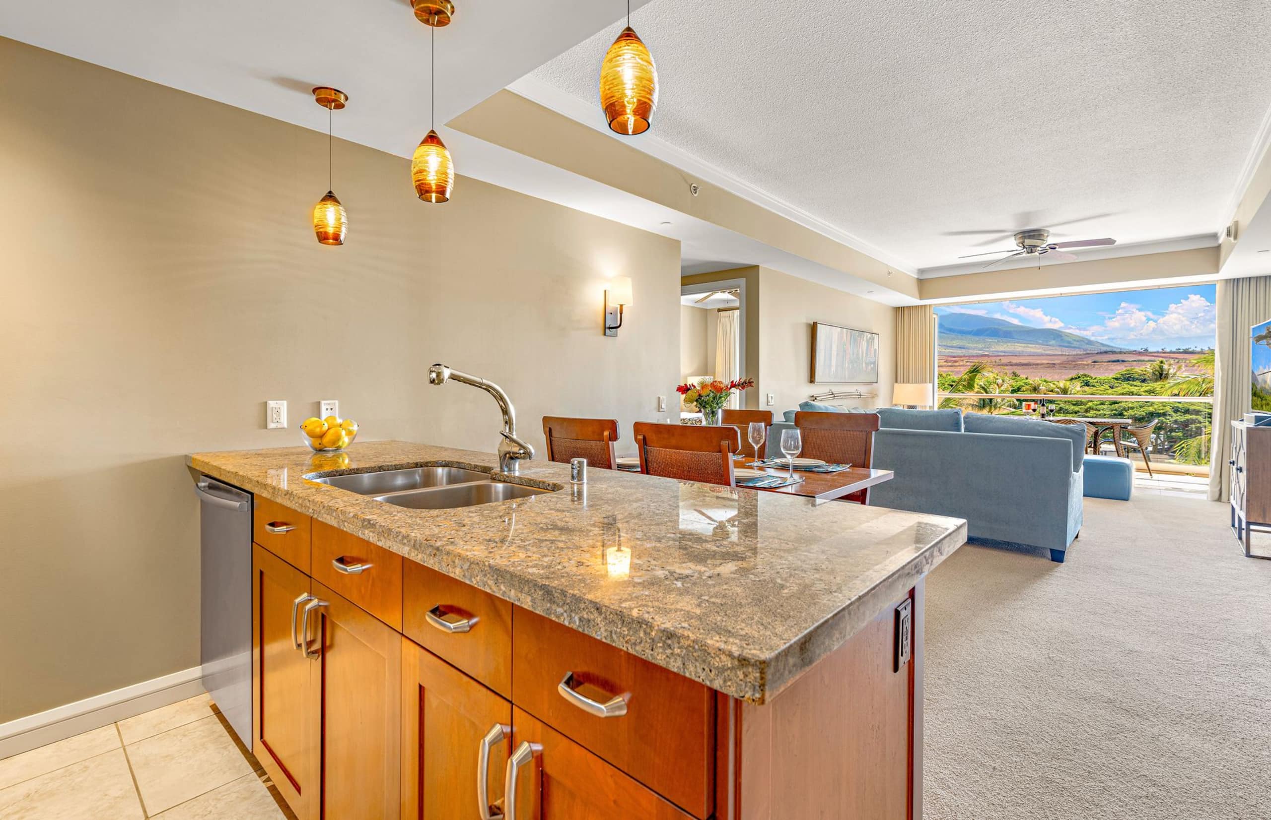 Condo in Lahaina · ★4.89 · 2 bedrooms · 3 beds · 1 bath - Image 2