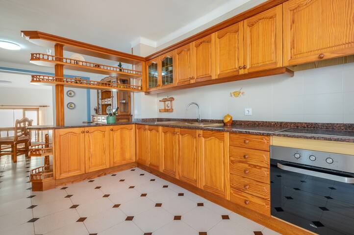 Cas Cover gallery image 5