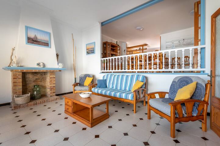 Cas Cover gallery image 4