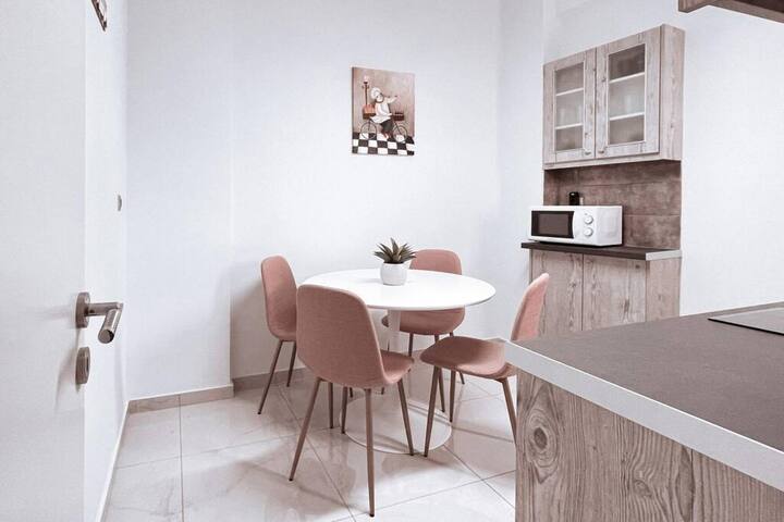 Penthouse – Amazing View in the Center of Athens gallery image 3