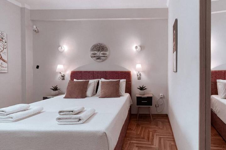 Penthouse – Amazing View in the Center of Athens gallery image 5