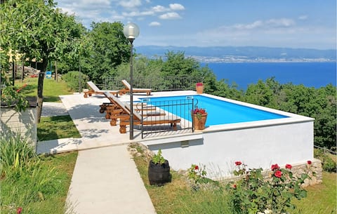 3 bedroom cozy home in Moscenicka Draga