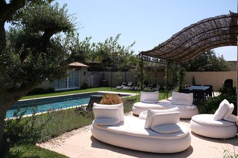 Vacation rental house with pool Aureille Ls1-401