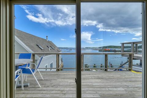 The American Eagle - Inn on the Harbor