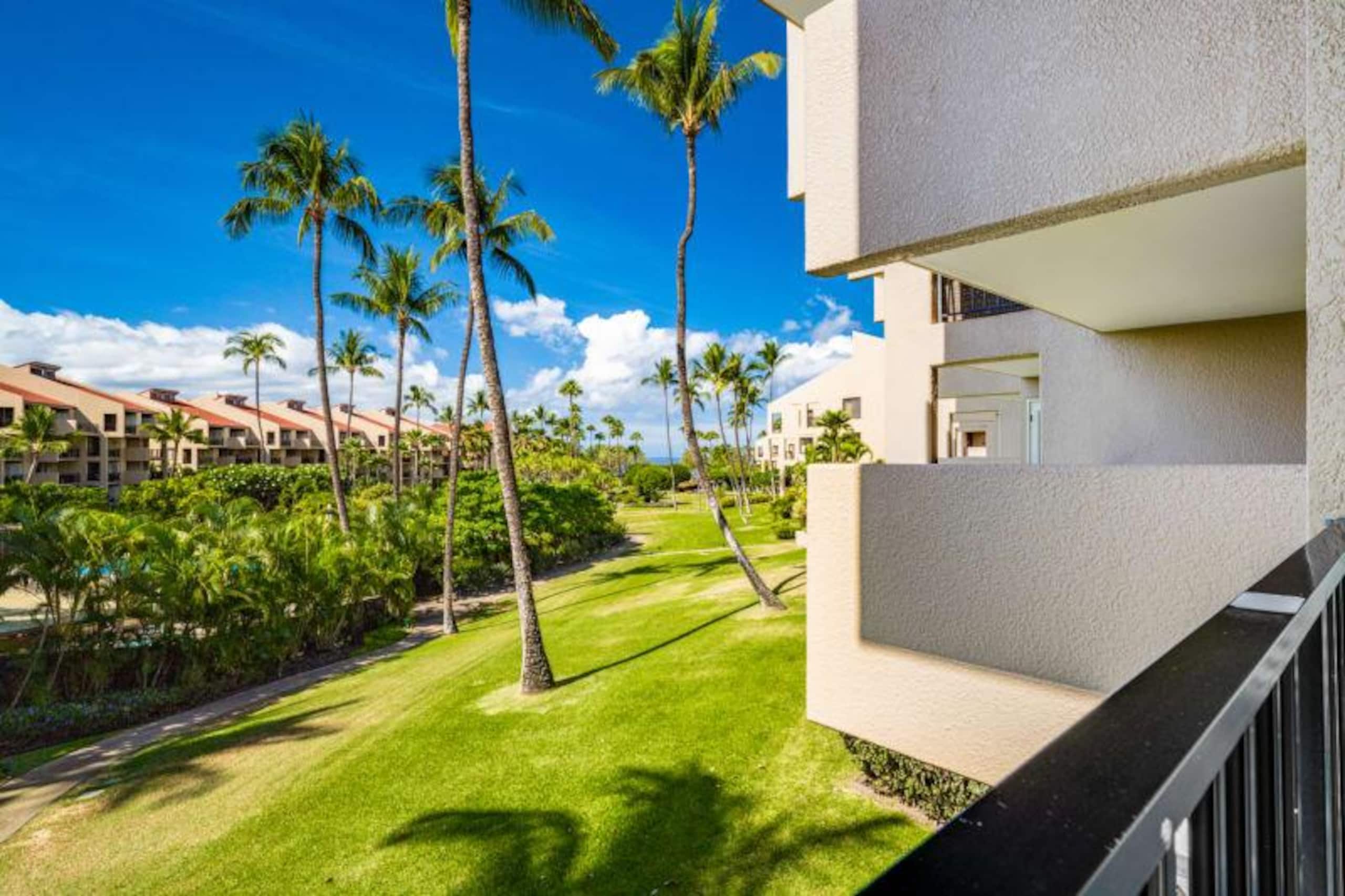 Condo in Kihei · ★4.8 · 2 bedrooms · 3 beds · 2 shared baths - Image 2