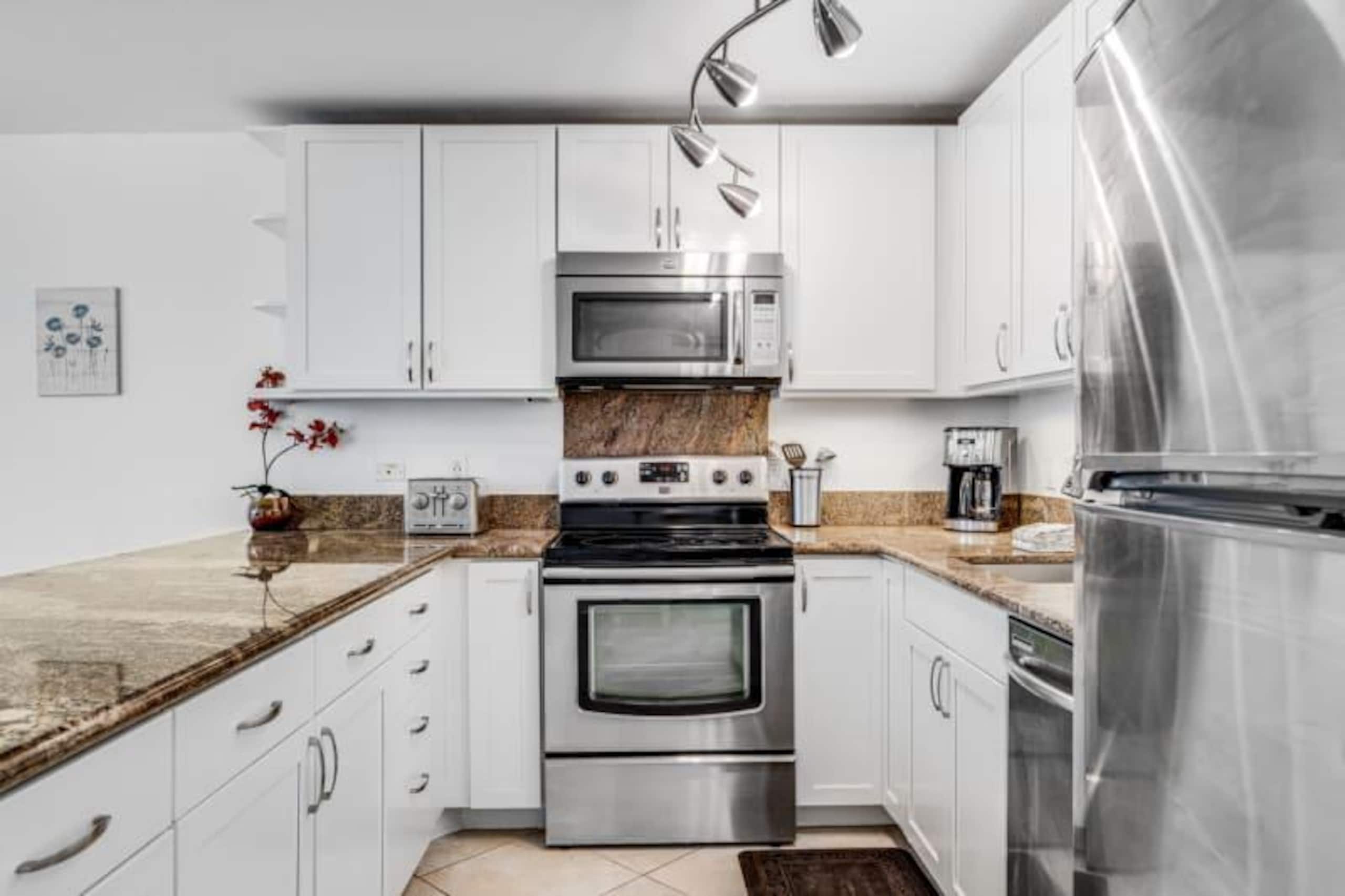 Condo in Kihei · ★4.8 · 2 bedrooms · 3 beds · 2 shared baths - Image 14