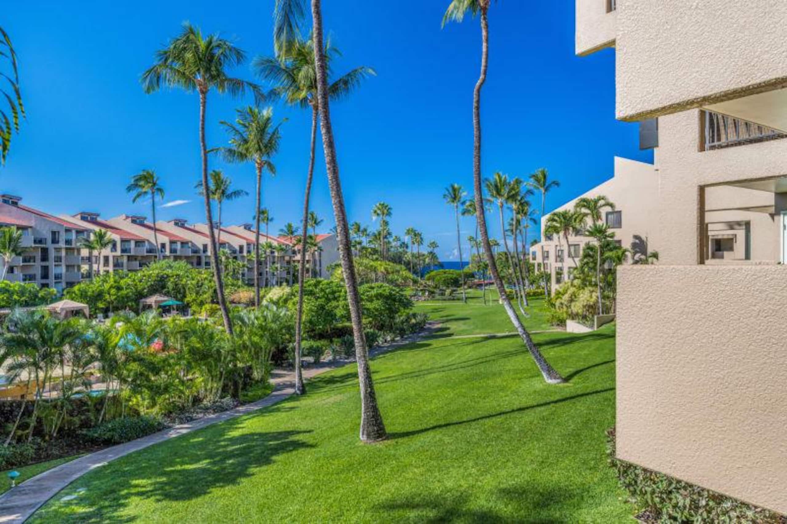 Condo in Kihei · ★4.8 · 2 bedrooms · 3 beds · 2 shared baths - Image 27