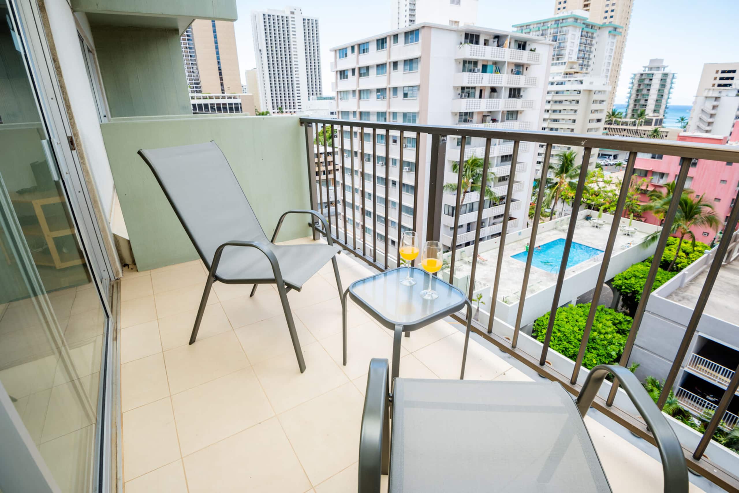 Condo in Honolulu · ★4.74 · 1 bedroom · 2 beds · 1 bath - Image 9