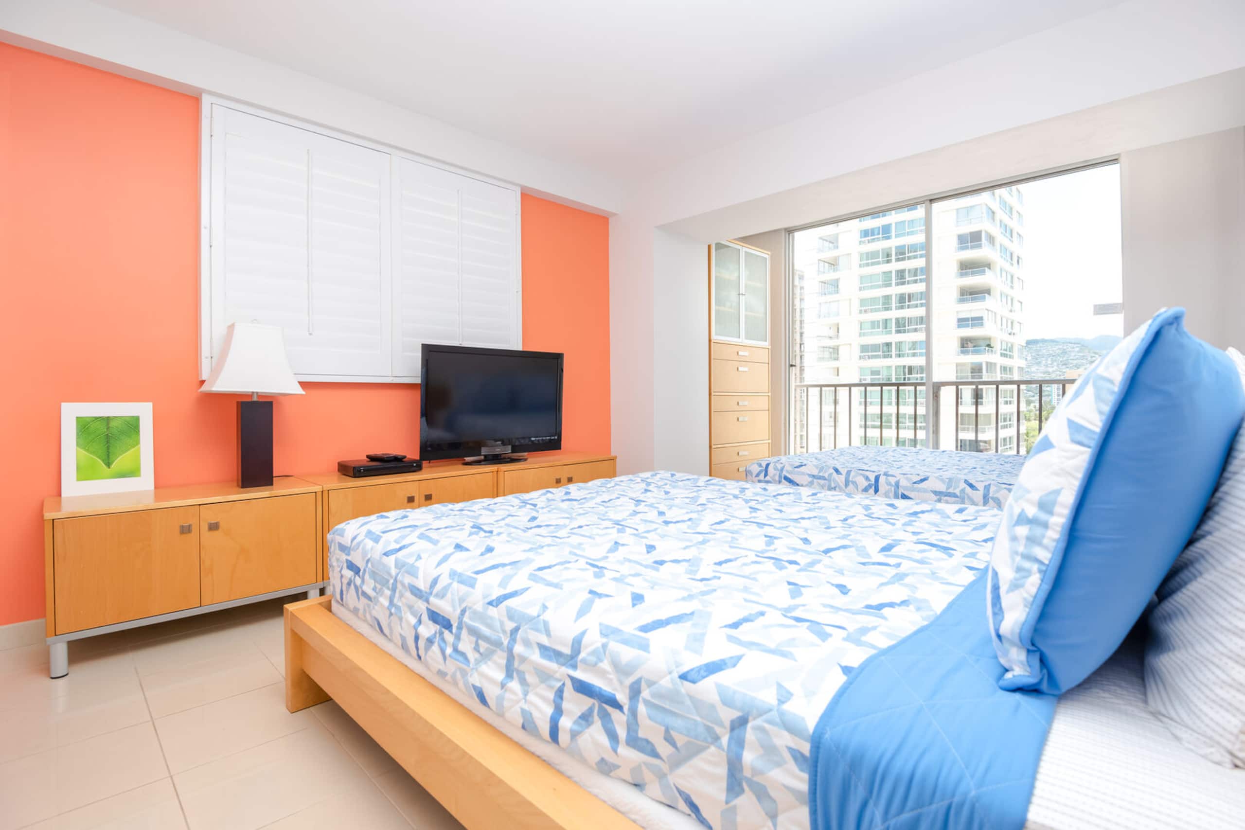 Condo in Honolulu · ★4.74 · 1 bedroom · 2 beds · 1 bath - Image 13