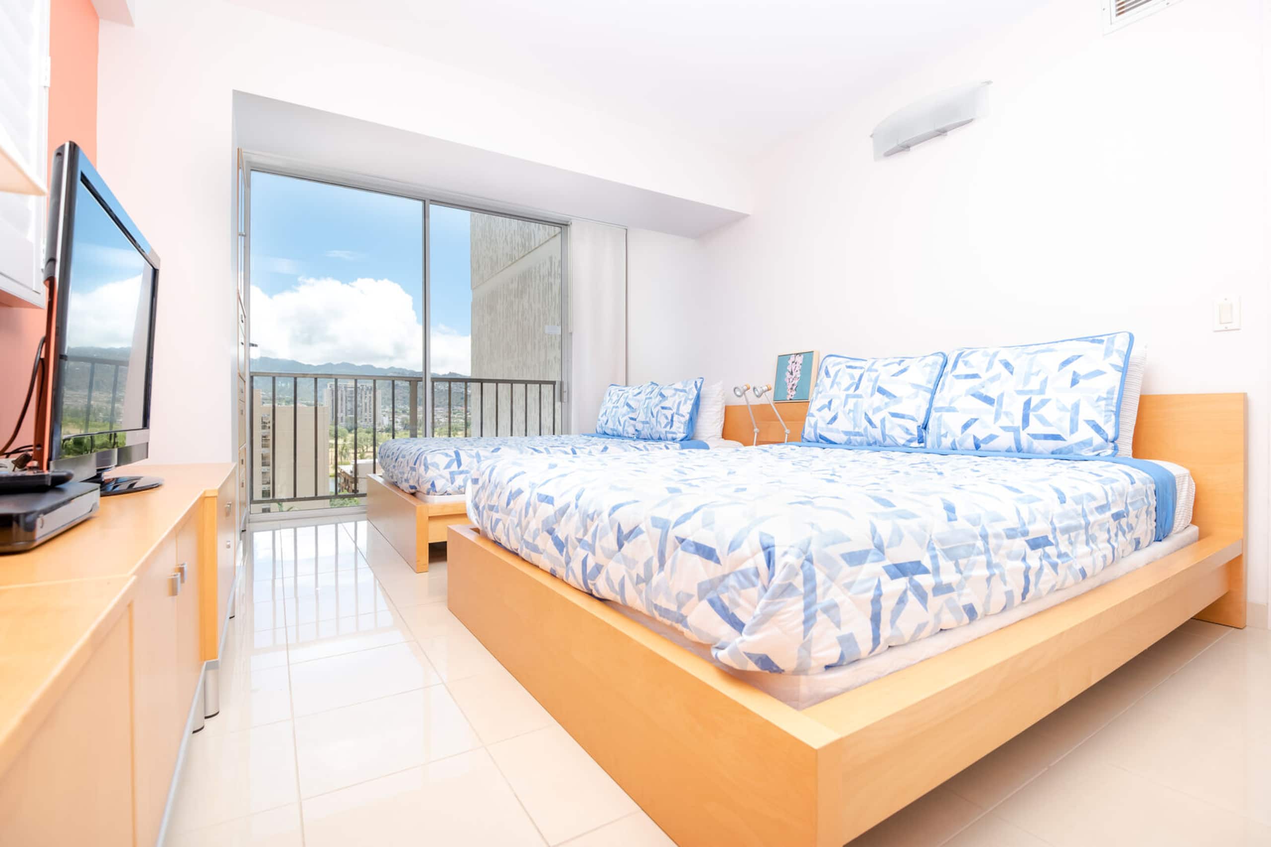 Condo in Honolulu · ★4.74 · 1 bedroom · 2 beds · 1 bath - Image 15