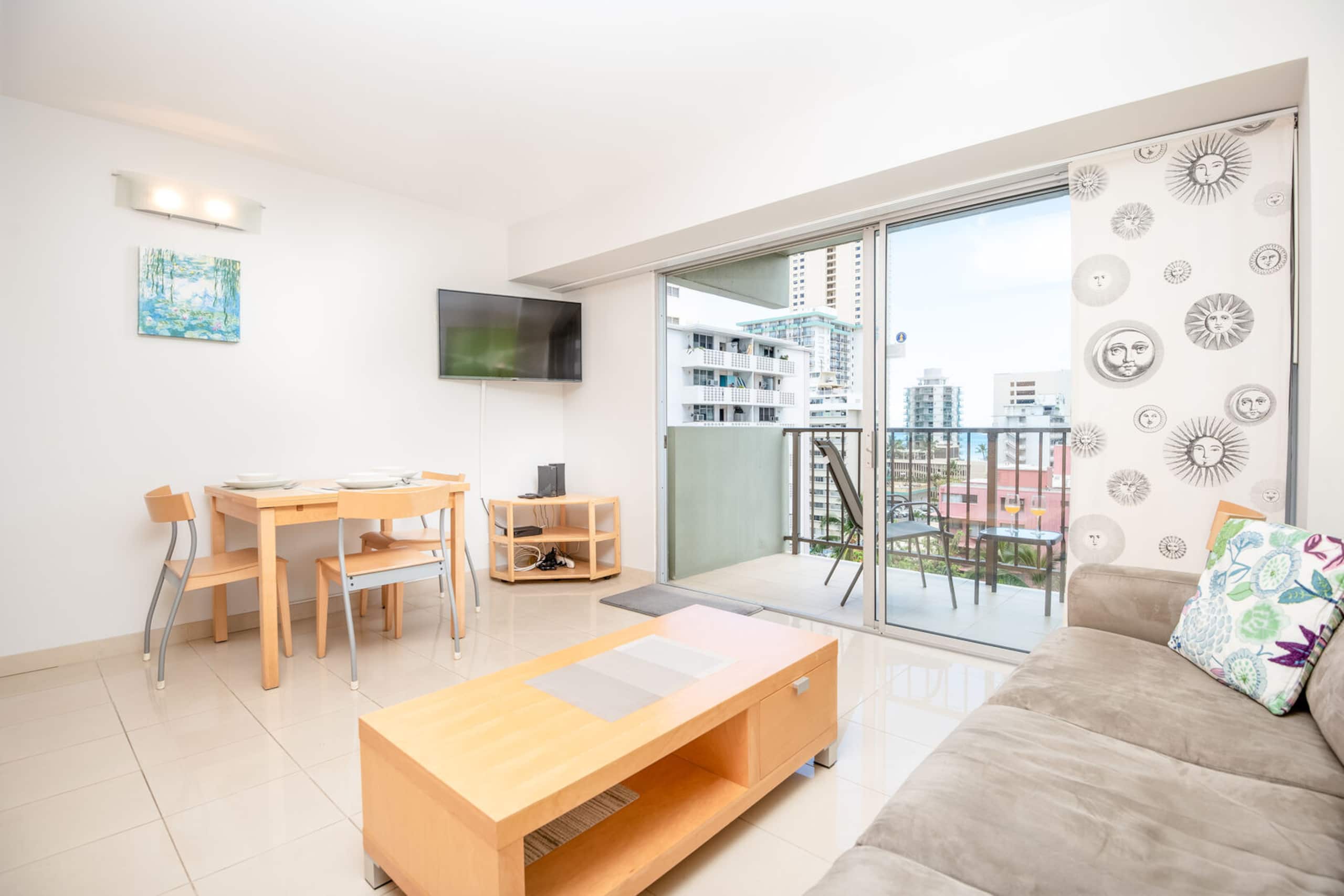 Condo in Honolulu · ★4.74 · 1 bedroom · 2 beds · 1 bath - Image 7