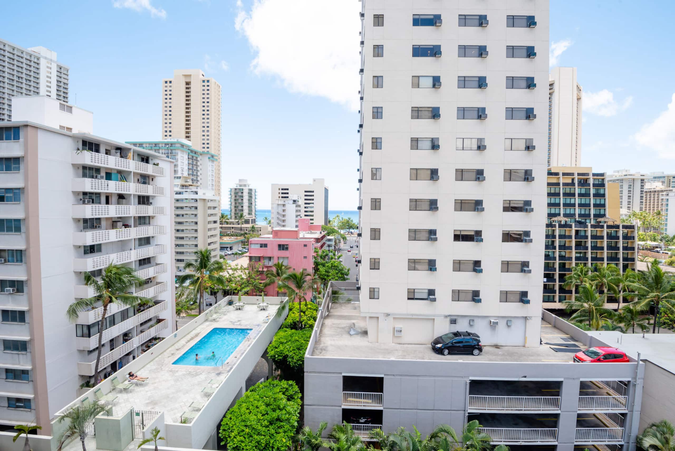 Condo in Honolulu · ★4.74 · 1 bedroom · 2 beds · 1 bath - Image 11