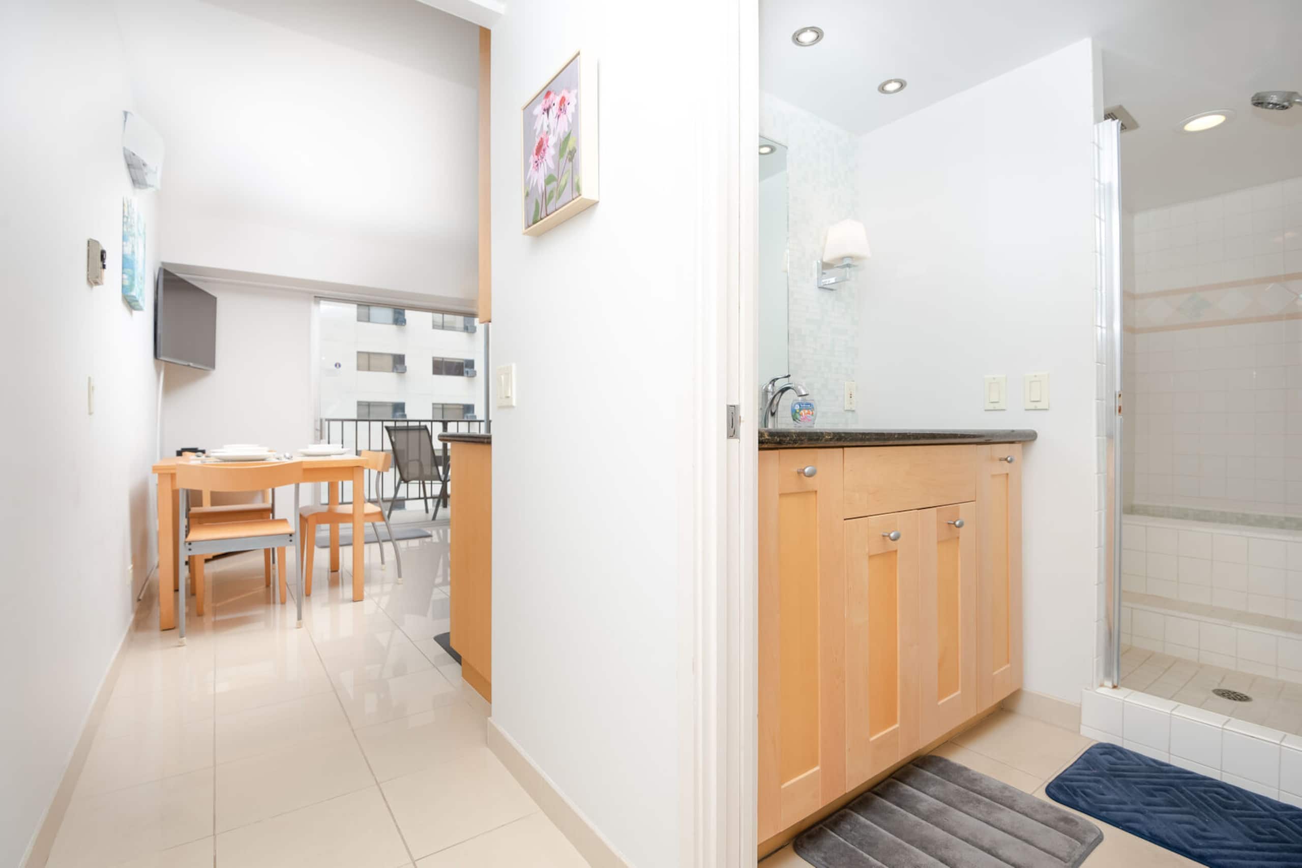 Condo in Honolulu · ★4.74 · 1 bedroom · 2 beds · 1 bath - Image 20