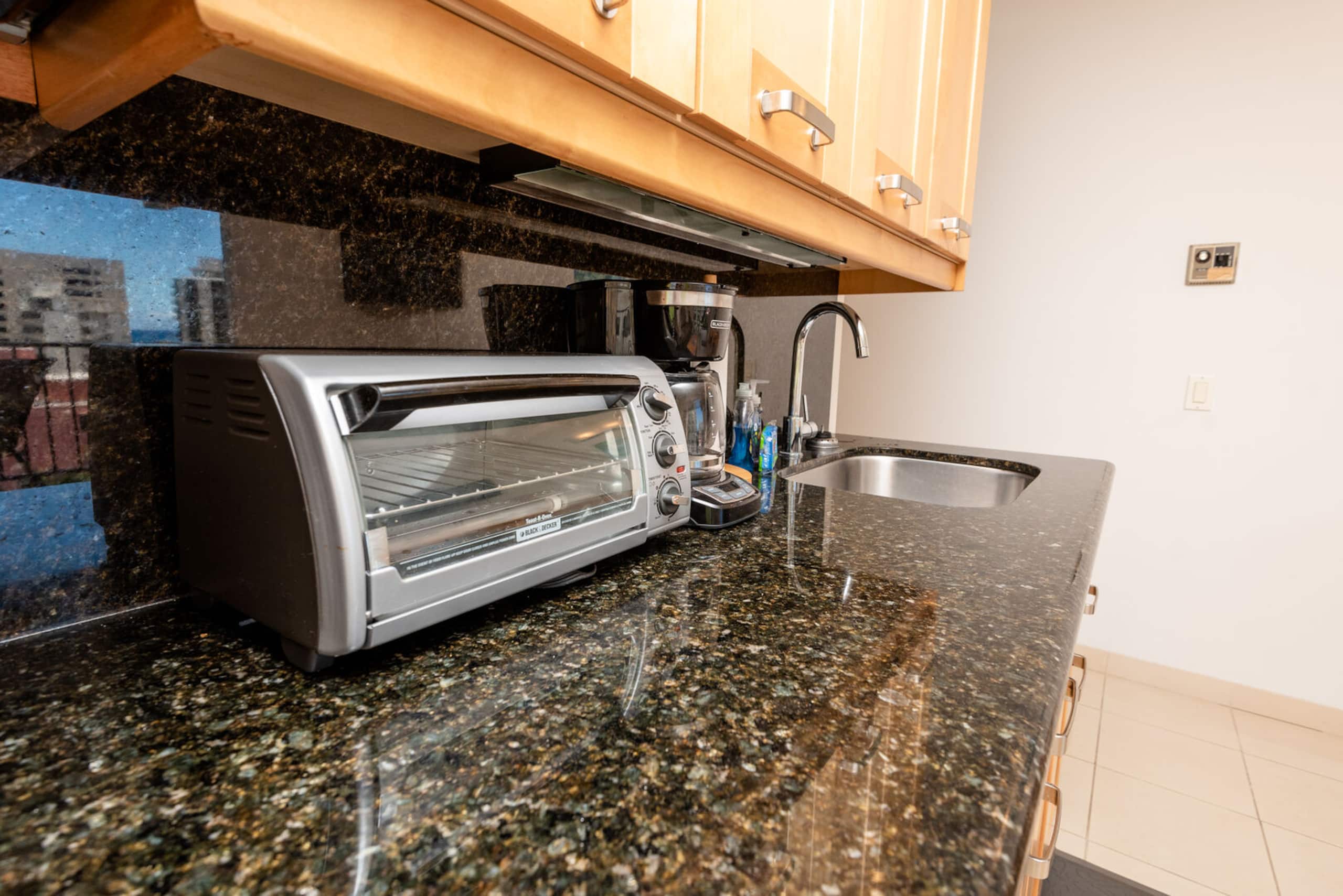 Condo in Honolulu · ★4.74 · 1 bedroom · 2 beds · 1 bath - Image 3
