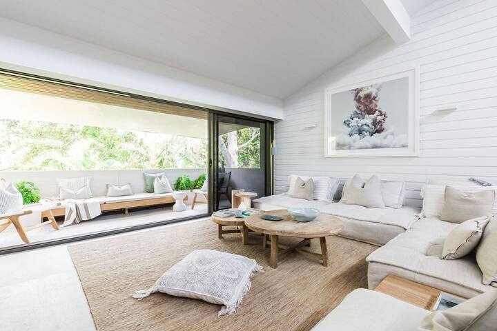 Little Cove Treetops – style and amazing location gallery image 2