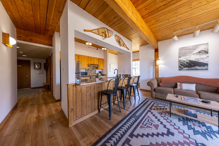 401 Wood Creek: Walk To Resort, Hot Tub, Mtn View - Crested Butte, CO